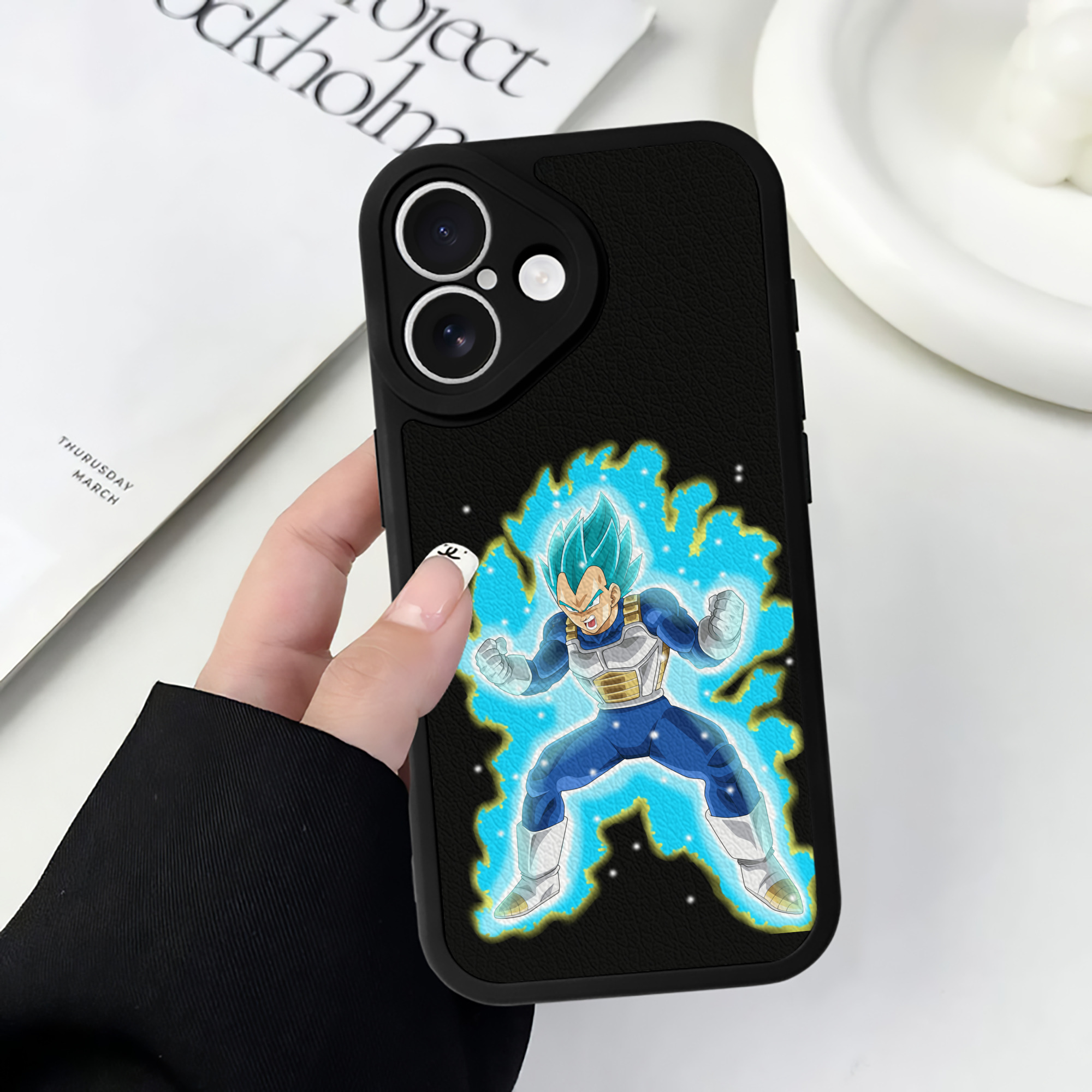 （画像用） ドラゴンボール ベジータ四世（Bejīta Yonsei）DRAGON BALL Vegeta IV 【iPhone 16シリーズ対応】シリコンスマホケース（レザー調） 材質：シリコン